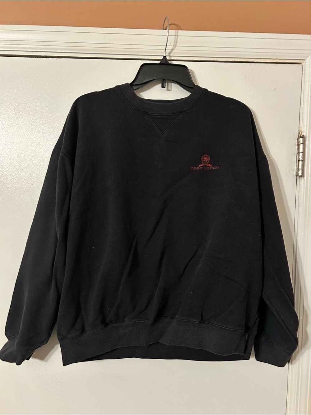 Vintage 90s Tommy Hilfiger Crest Logo Black Crewneck Sweatshirt Large
